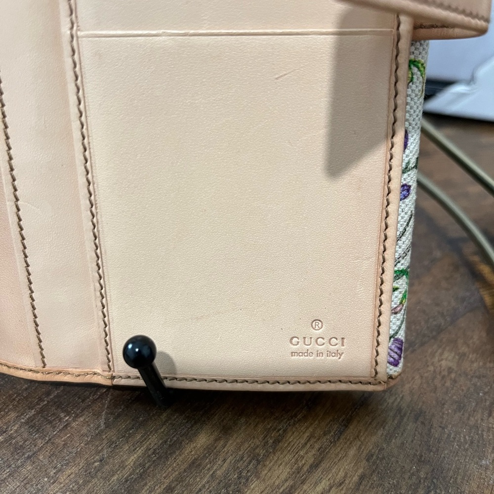 Gucci Floral Beige and Tan Wallet - Picture 5 of 9
